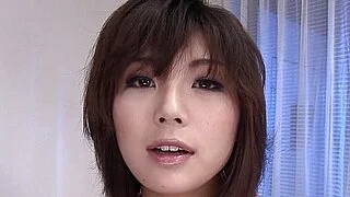 Asyalı Orospu Horoz Emziriyor